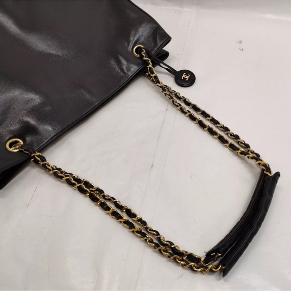 CHANEL CC LOGO LAMBSKIN SHOPPER TOTE BAG - Picture 4 of 12